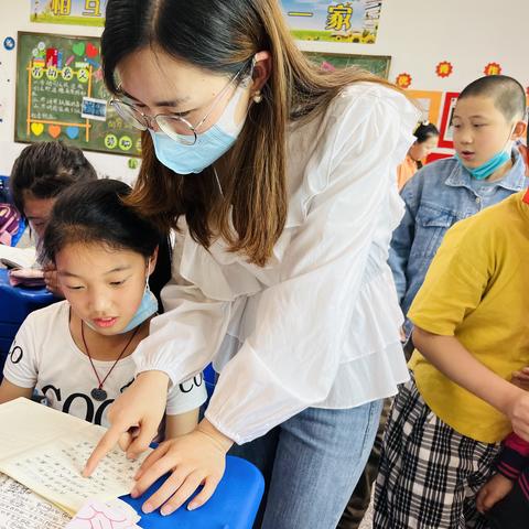 在合肥当小学教师一年下来工资大概多少啊？