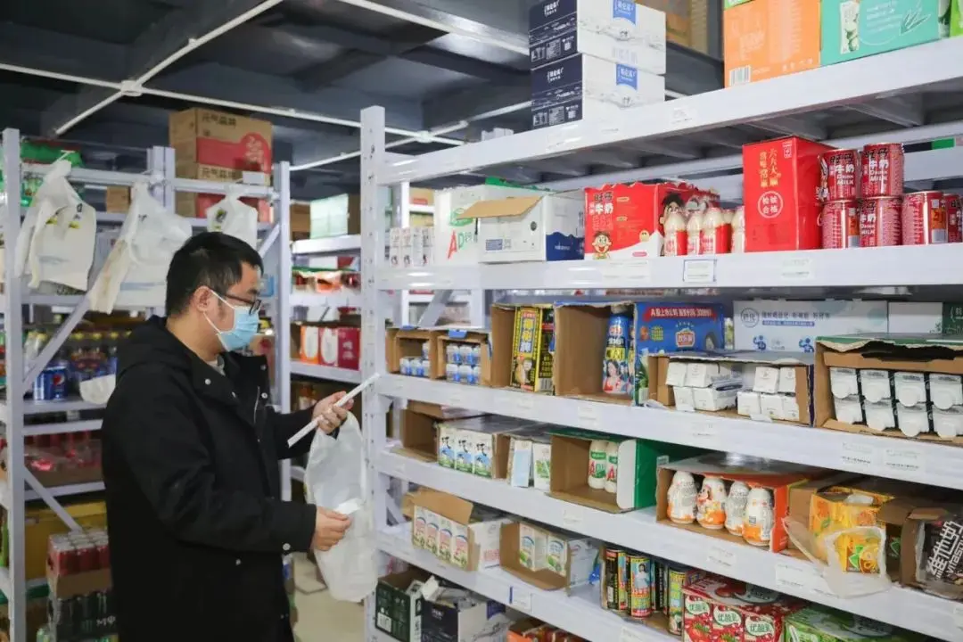 美妆店赚钱吗 美甲美睫店赚钱吗