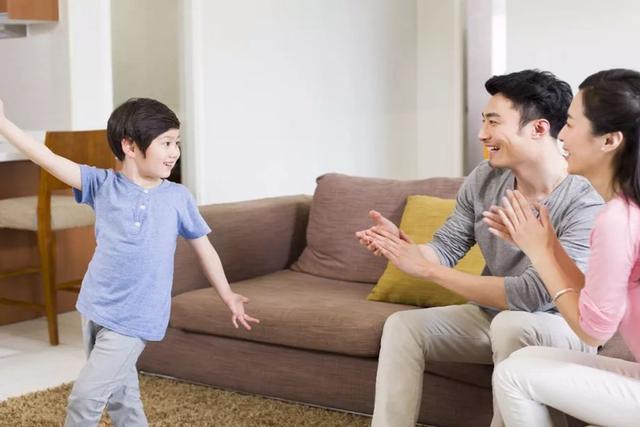 孩子在校表现好的怎么夸奖