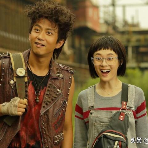 足球运动员逆风球赛的长尾关键词有什么