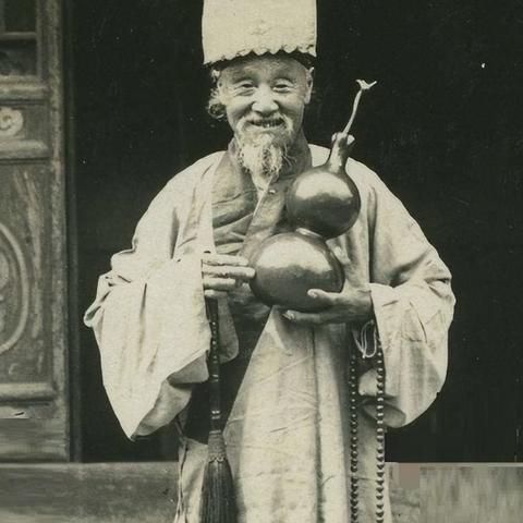 “算命先生的街头把戏，你的命真能算准吗？”