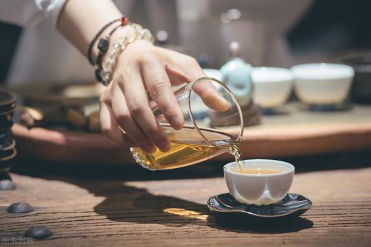 冷冷清清的茶叶店是怎么赚钱的？