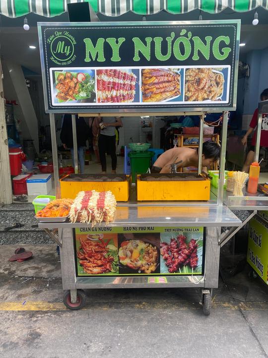 越南探巷美食街，疫情当下，生意火爆如常
