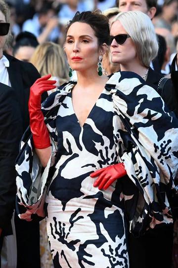 谷爱凌亮相掮客戛纳红毯图片