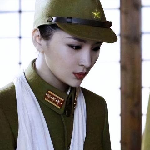 军中绿花舞蹈(军中绿花舞蹈教学分解动作)