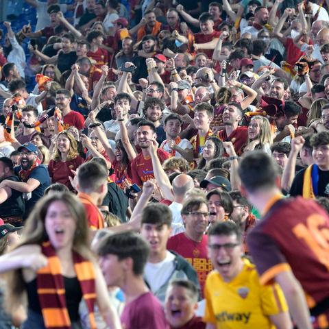 匹克正品足球鞋价格多少