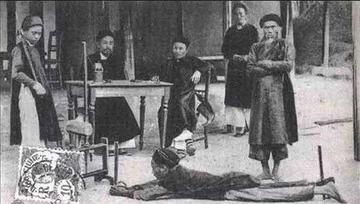 打美女屁股打到红gif动态图