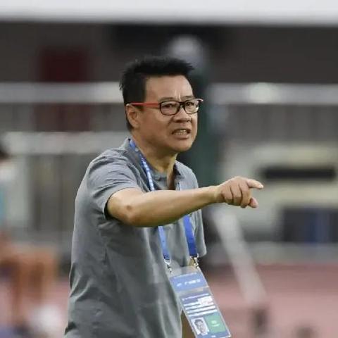 足球运动员身价20亿的长尾关键词有哪些