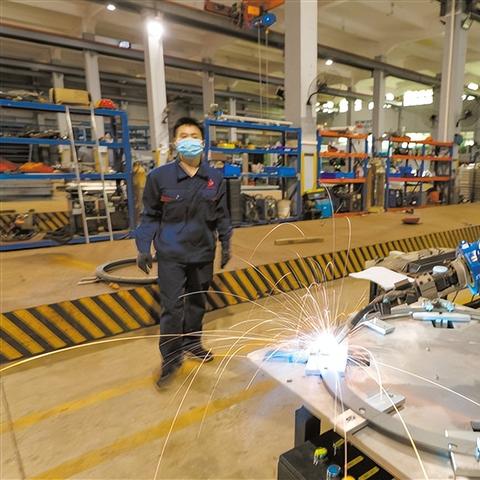 洪兴股份：旗下品牌芬腾已入驻微信小店