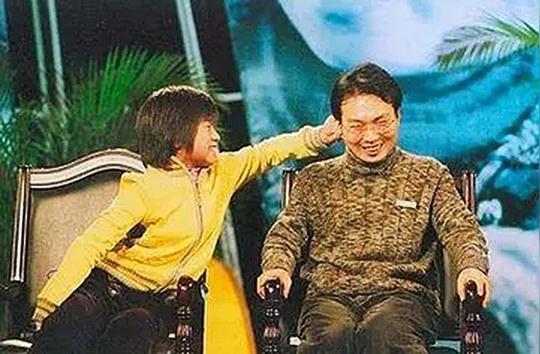 16年前带妹妹上学的洪战辉，毕业后坚持创业，如今妹妹即将出嫁