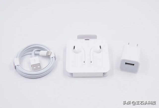 iphone12不赠送耳机和充电器吗