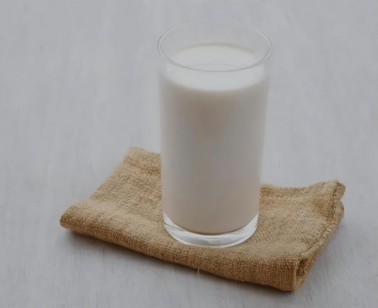 牛乳中脂肪与脂肪酸(纯牛奶的热量跟豆浆那个高)