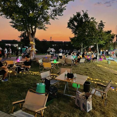 成都市夜市服装店在哪里