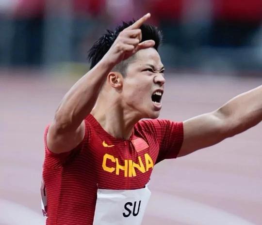 2022感动中国十大人物苏炳添作文素材