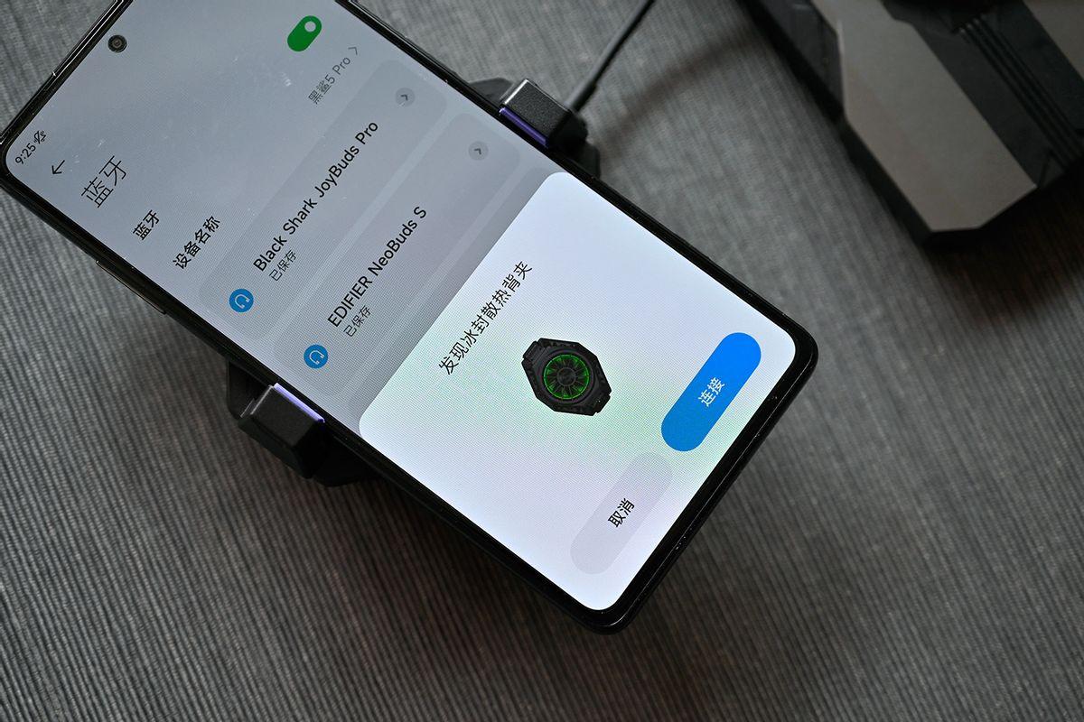 苹果怎么边玩原神边放音乐（安卓玩原神换苹果还能玩吗）