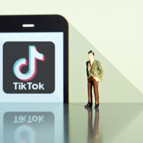 tiktok英国供应链的相关长尾关键词有哪些
