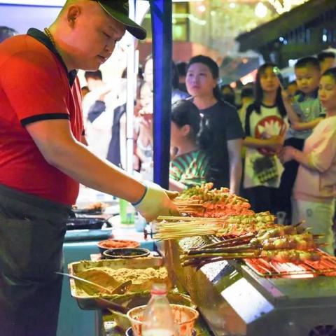 成都市青年夜市在哪里啊