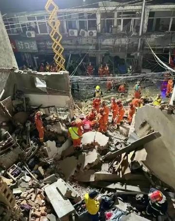 【天津爆炸死亡人数1400】相关长尾关键词有哪些