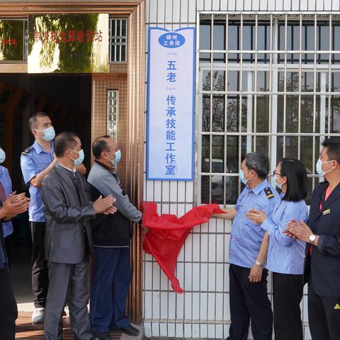 南宁市和柳州市哪个大