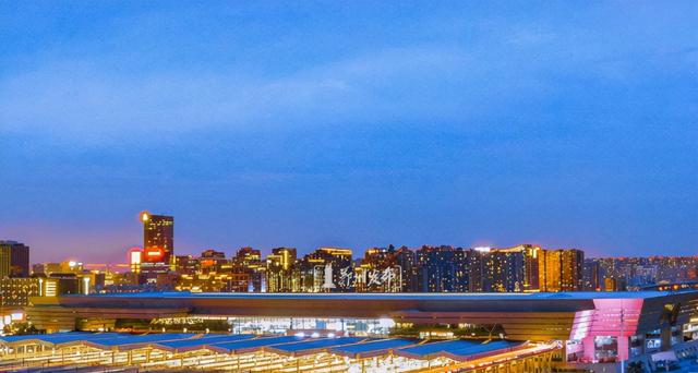 你认为情侣同居房租该不该AA制