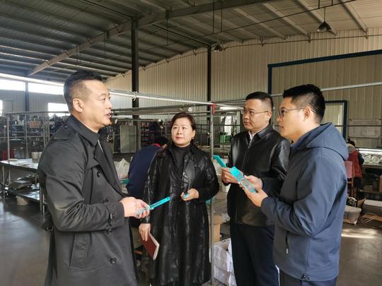 躬身送“贷”服务上门创业担保“贷”暖人心