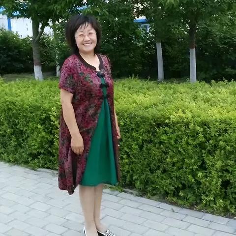 经典励志诗歌朗诵大全的长尾关键词是什么