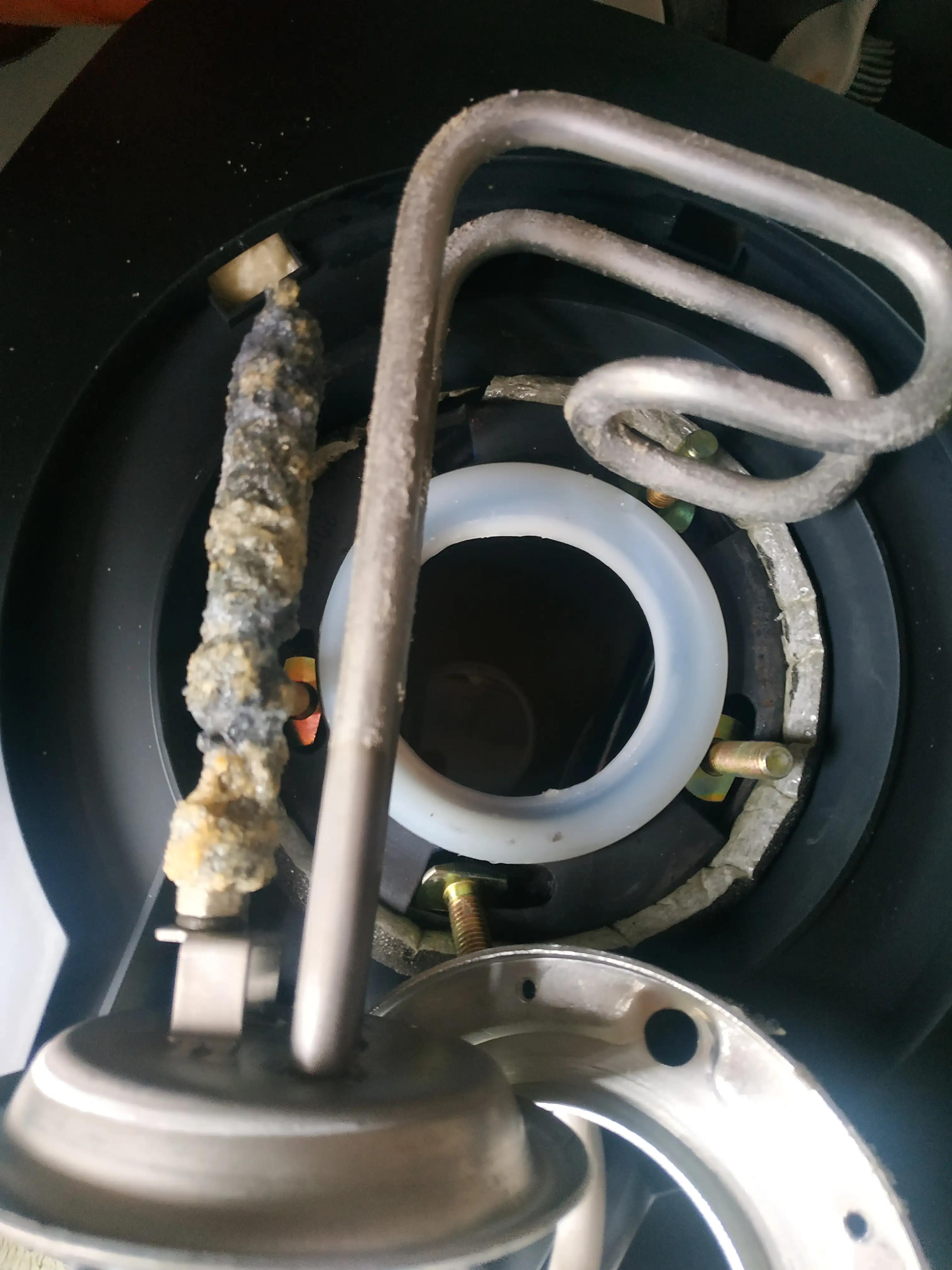 美的热水器线发热怎么回事