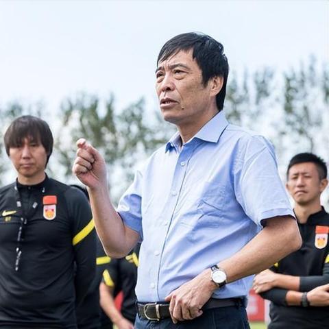 足球有多少亿人玩