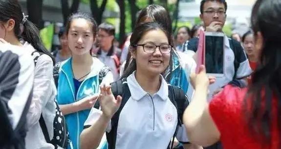 全国百强中学排行榜2024：顶级学府的聚集地