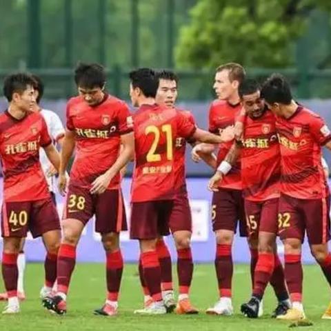 足球球员薪水怎么定