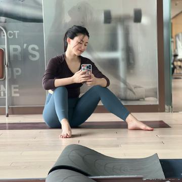  朱珠蝎子式跪姿