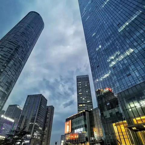 大连市和深圳哪个好一点