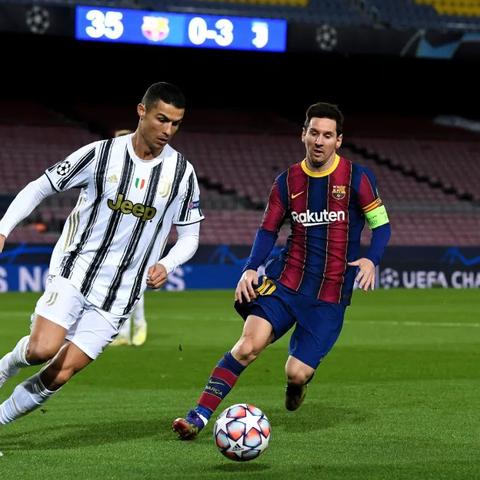 中国足球运动员穿衣要求的长尾关键词有什么