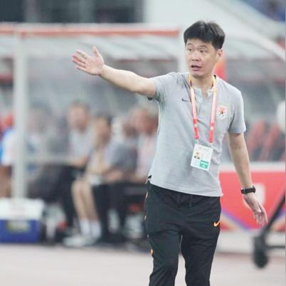 霄鹏足球运动员简历图片的长尾关键词有什么