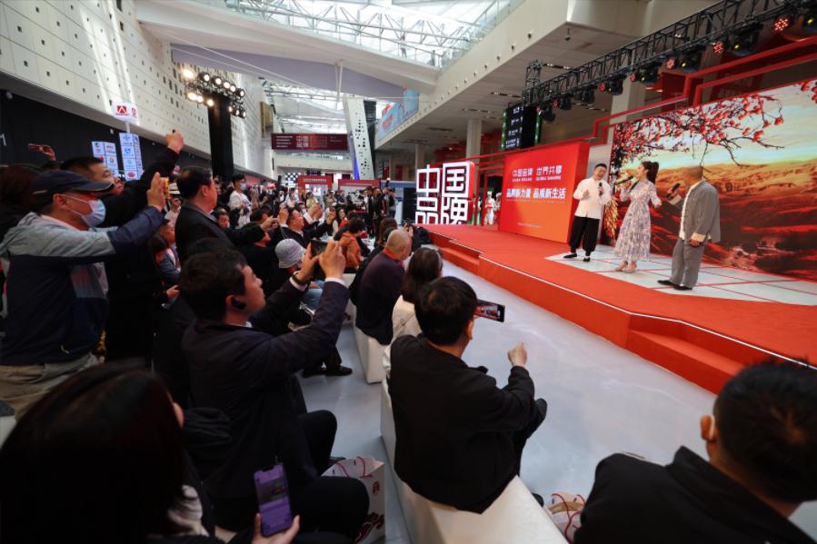 韩网热议宋茜近照，展现多元魅力，引领风尚潮流