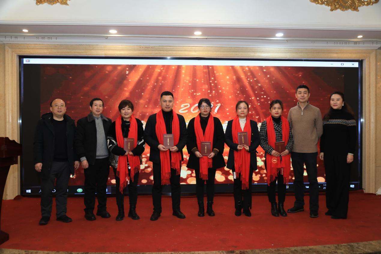 工作总结2022最新版公司年终总结简短精辟的