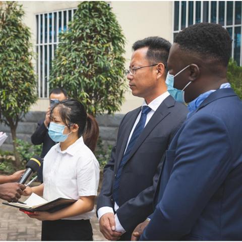 非洲足球运动员喜报的长尾关键词有什么