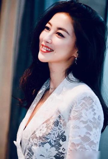 朱珠最惊艳的三张全身照片