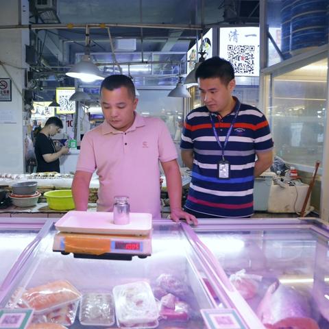 我现在五一富德路口想去南宁东站请问要坐几.路公交车才能到达呢？