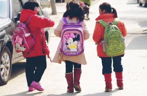 女宝宝起名字姓万怎么起(30多万是买二手霸道还是买新款汉兰达好)