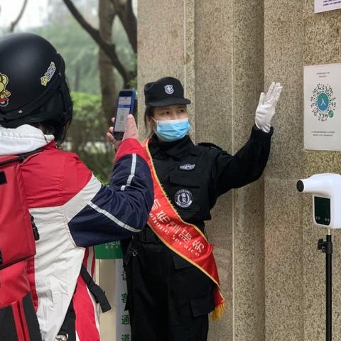 南宁市的统一校服，老师指定只能买新希望的牌子，你遇到过吗？