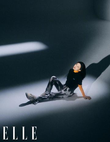  朱珠蝎子式跪姿