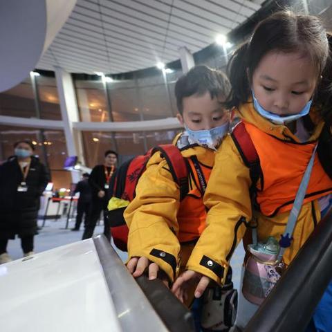 南宁到漠河旅游攻略？