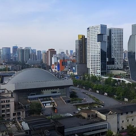 长沙市跟成都市哪个好玩