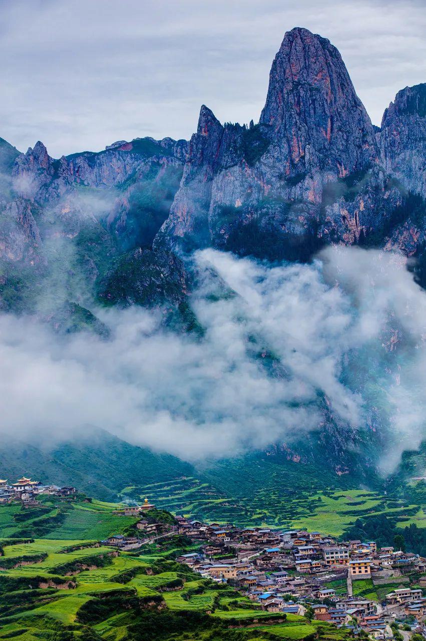 新疆旅游景点排行：探寻最美的10大风景胜地