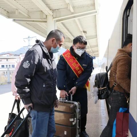 贵州兴义怎么回南宁市