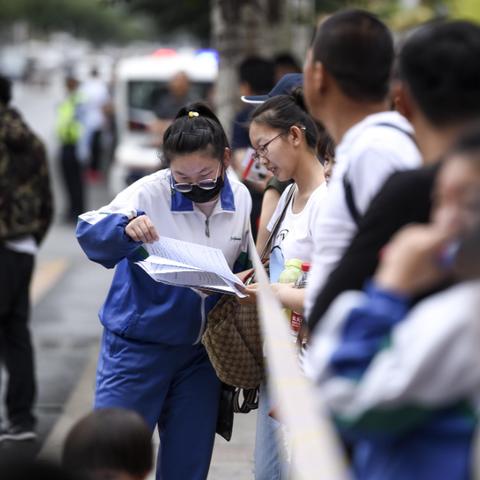 武汉市复读的学校哪个好