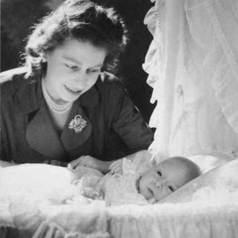 重庆大学李晨雨教授简介的长尾关键词有什么