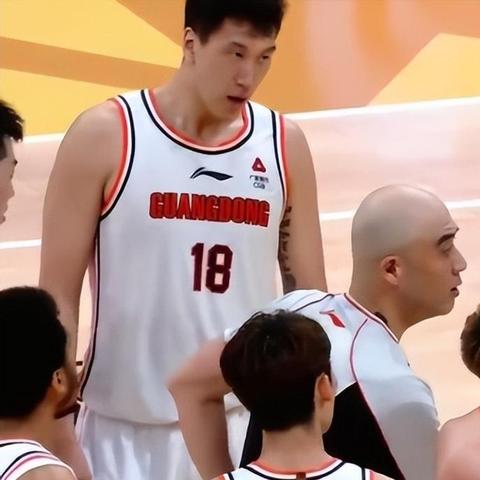 足球比赛红牌惩罚的长尾关键词有哪些