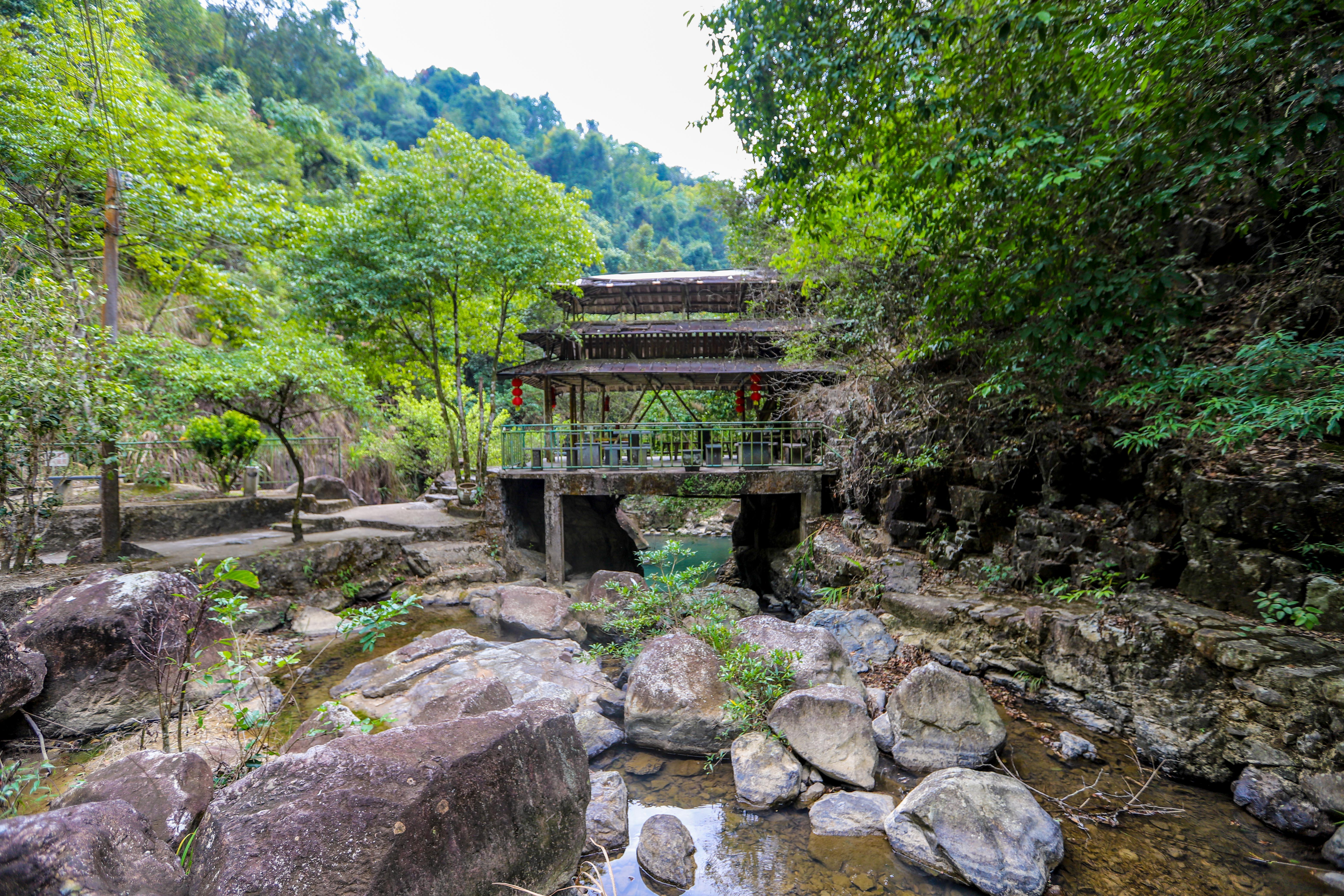 潮安区吃什么美食（你们喜欢自驾游还是徒步旅行的多）